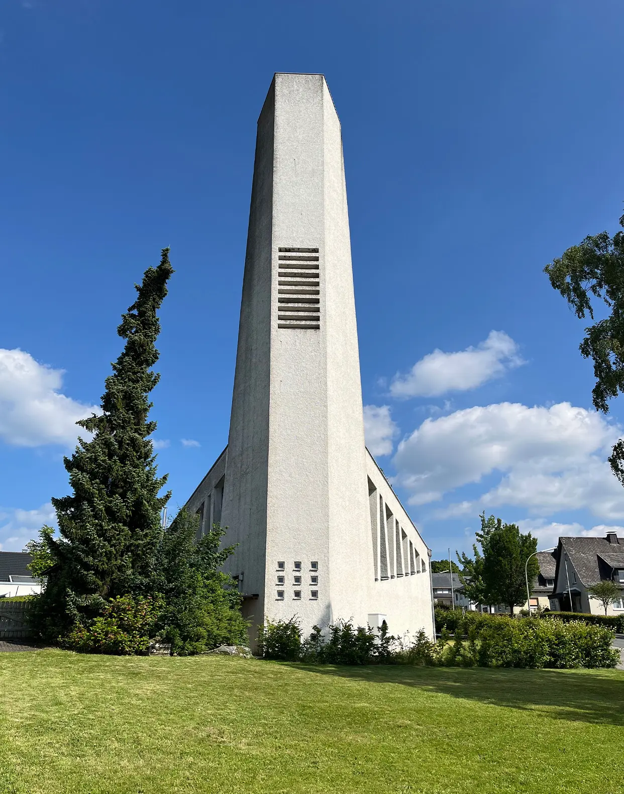 Potrait von der Kirche von Außen Potrait von der Kirche von Außen